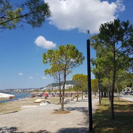 Lena Beach Vlorë